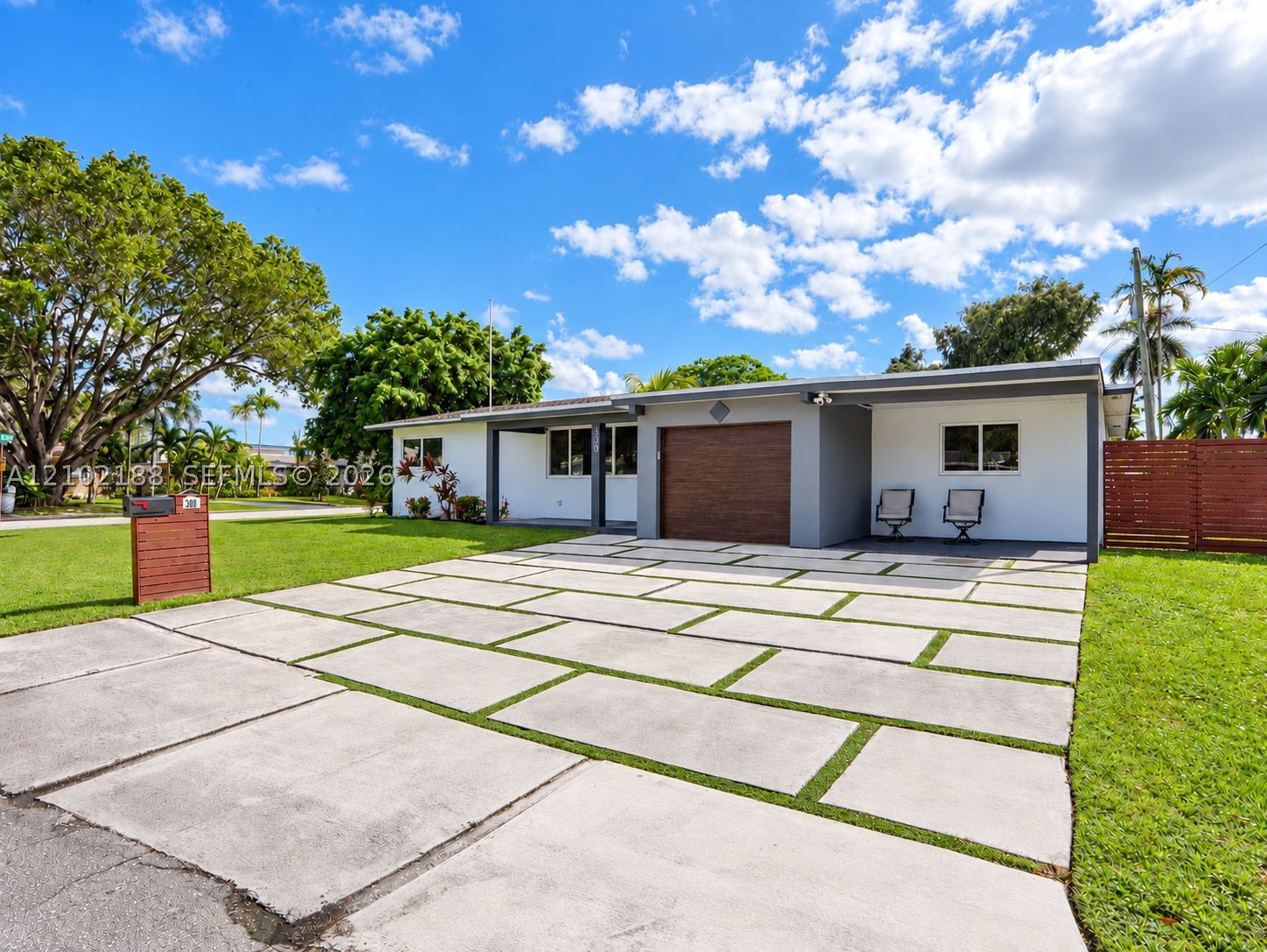 Wilton Manors photo 2