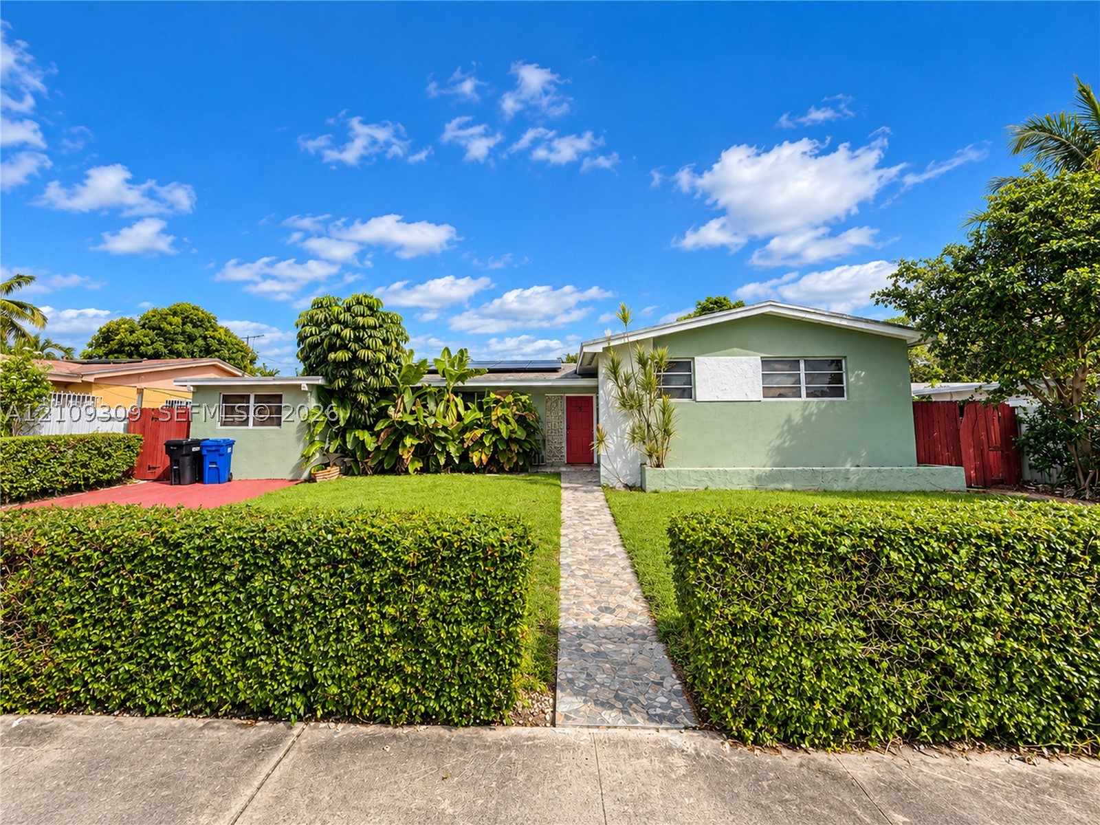 North Miami Beach photo 2