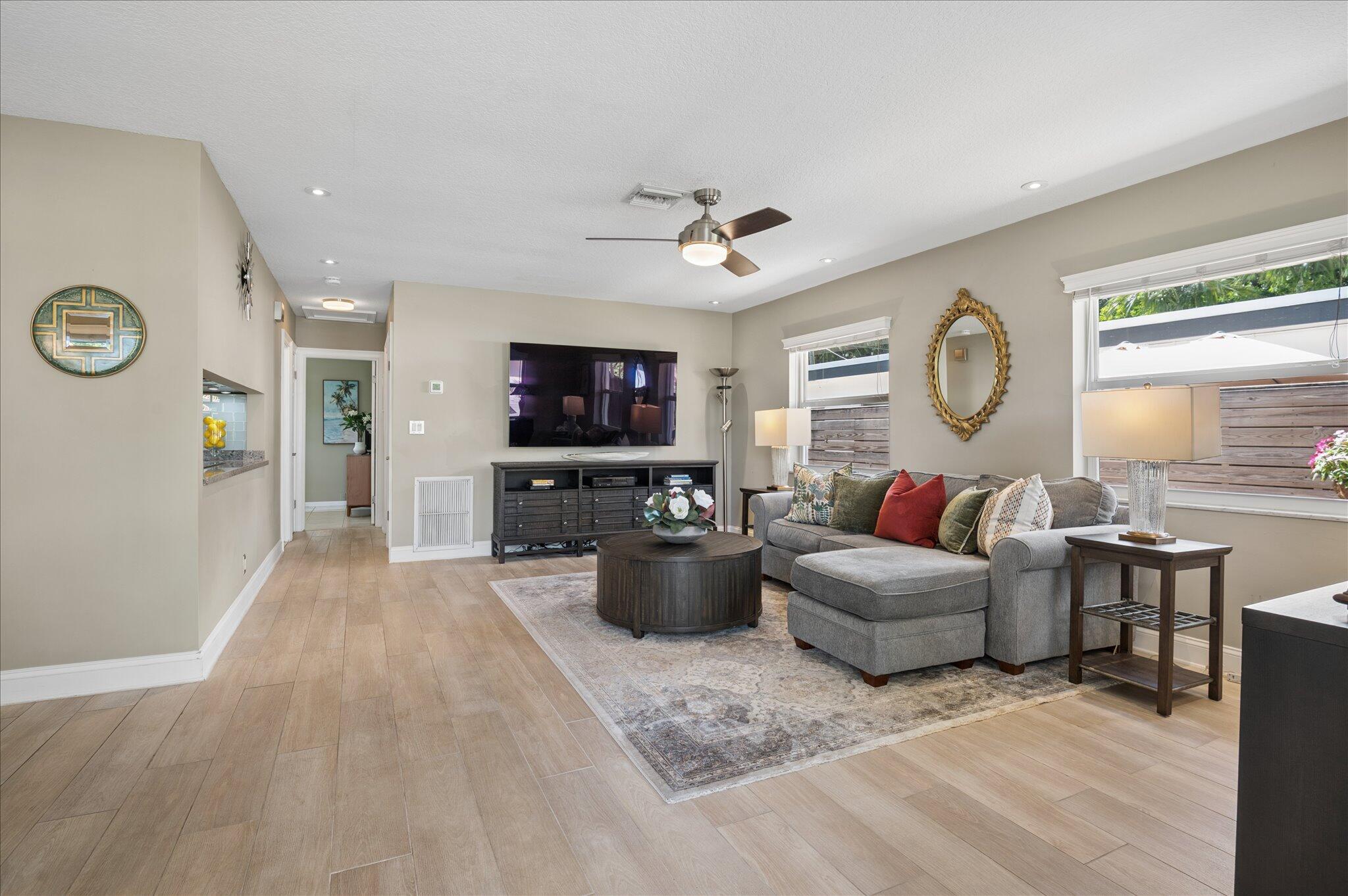 Wilton Manors photo 2