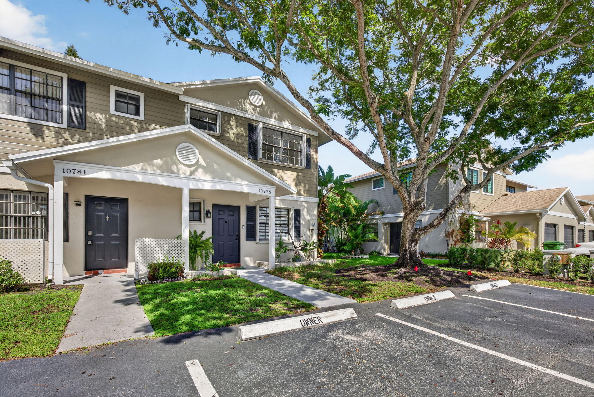 Pembroke Pines photo 3