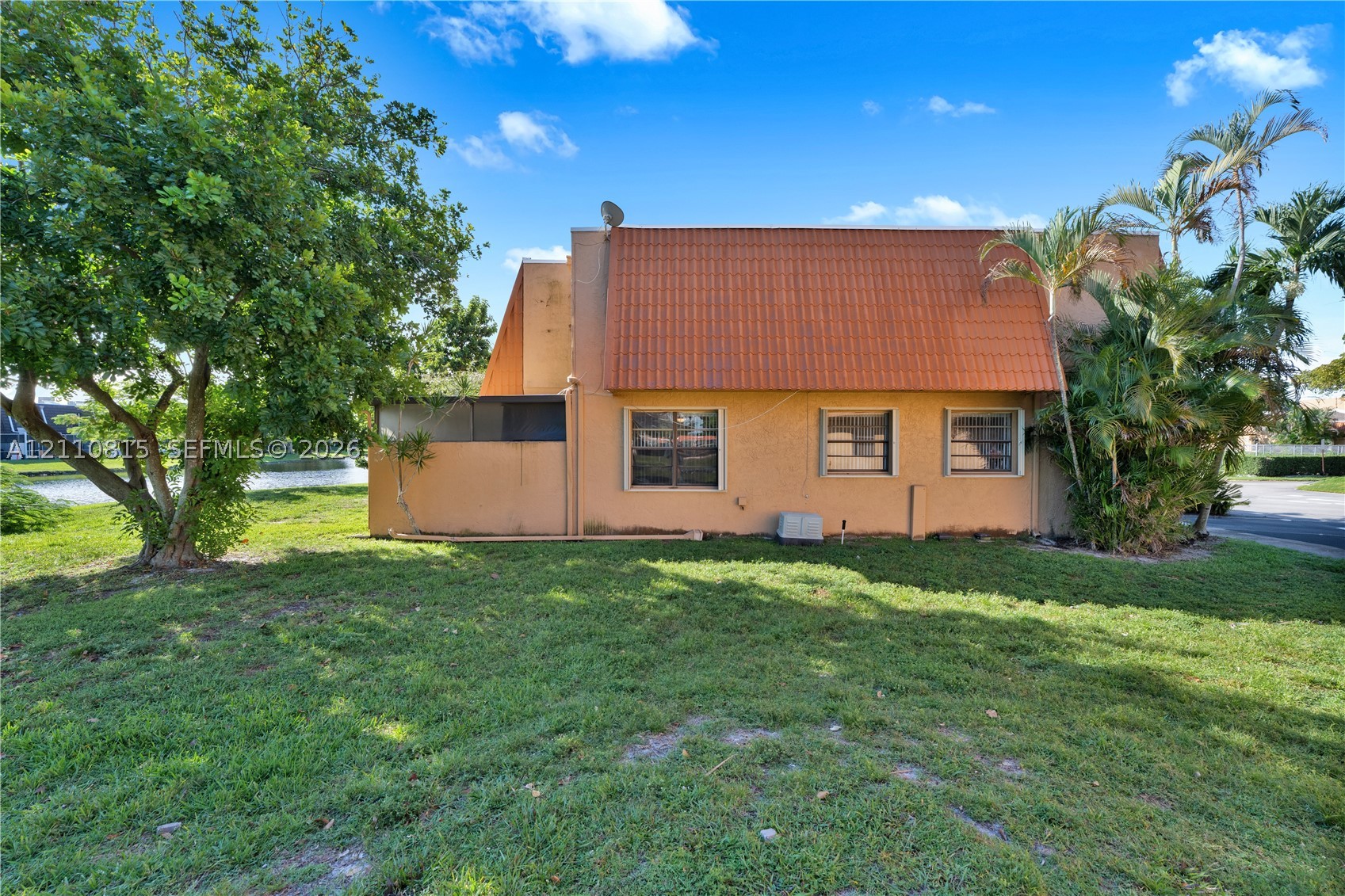 Pembroke Pines photo 2