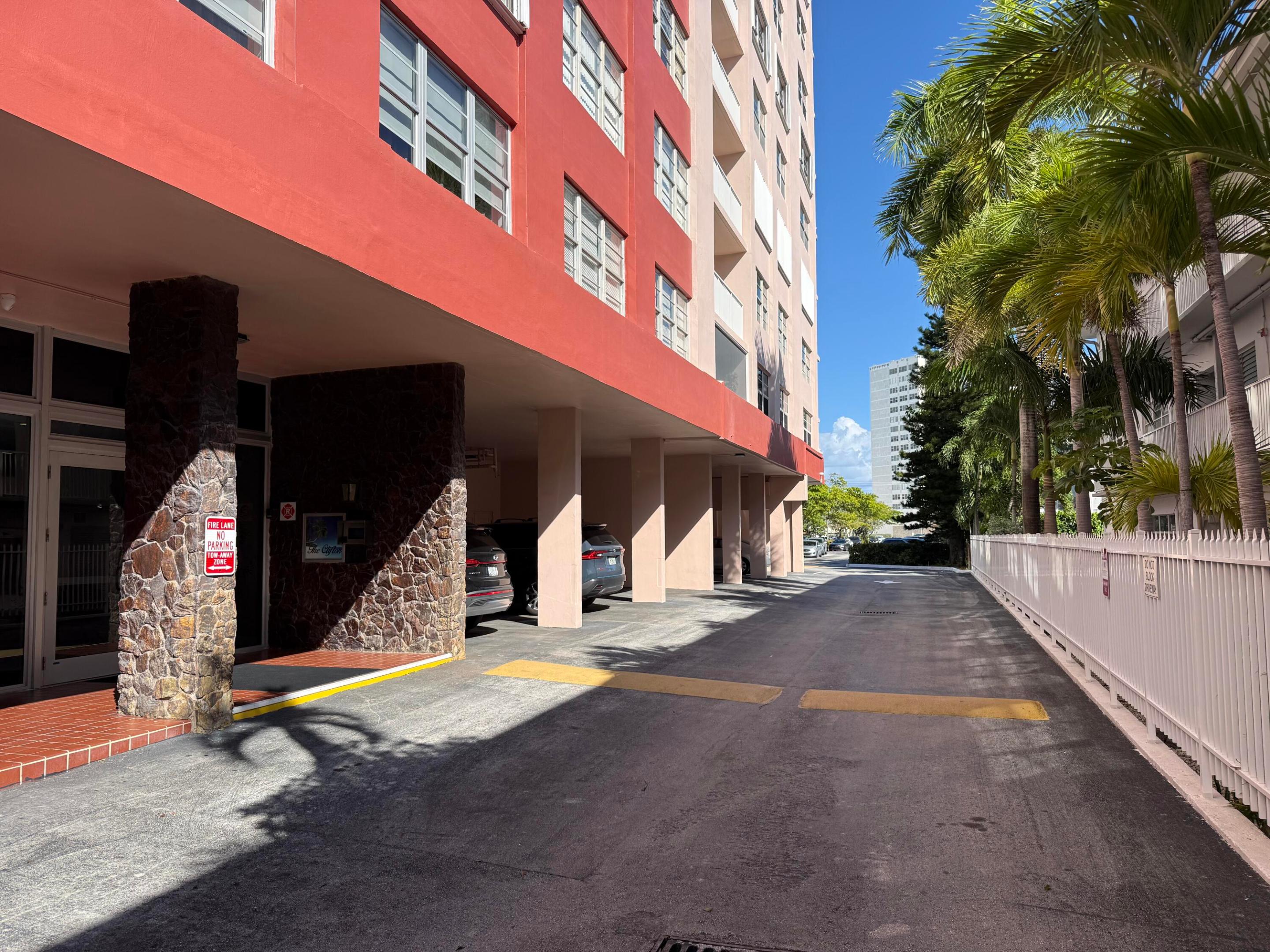 Hallandale Beach photo 2