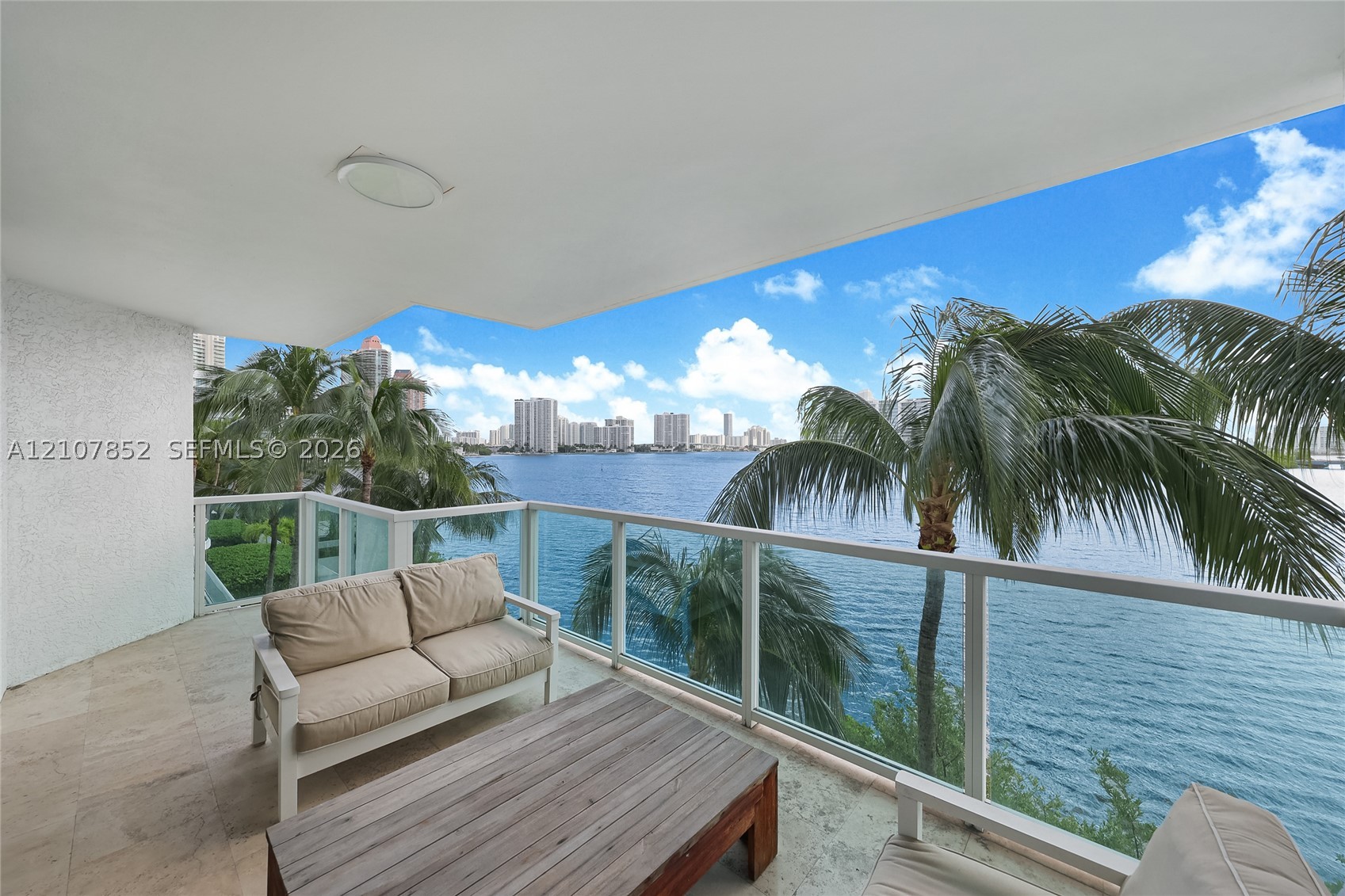 Aventura photo 2