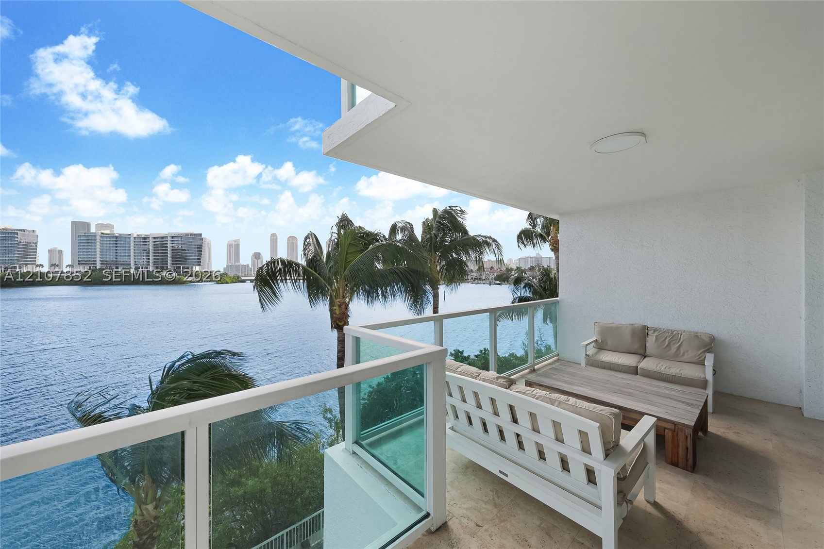 Aventura photo 3
