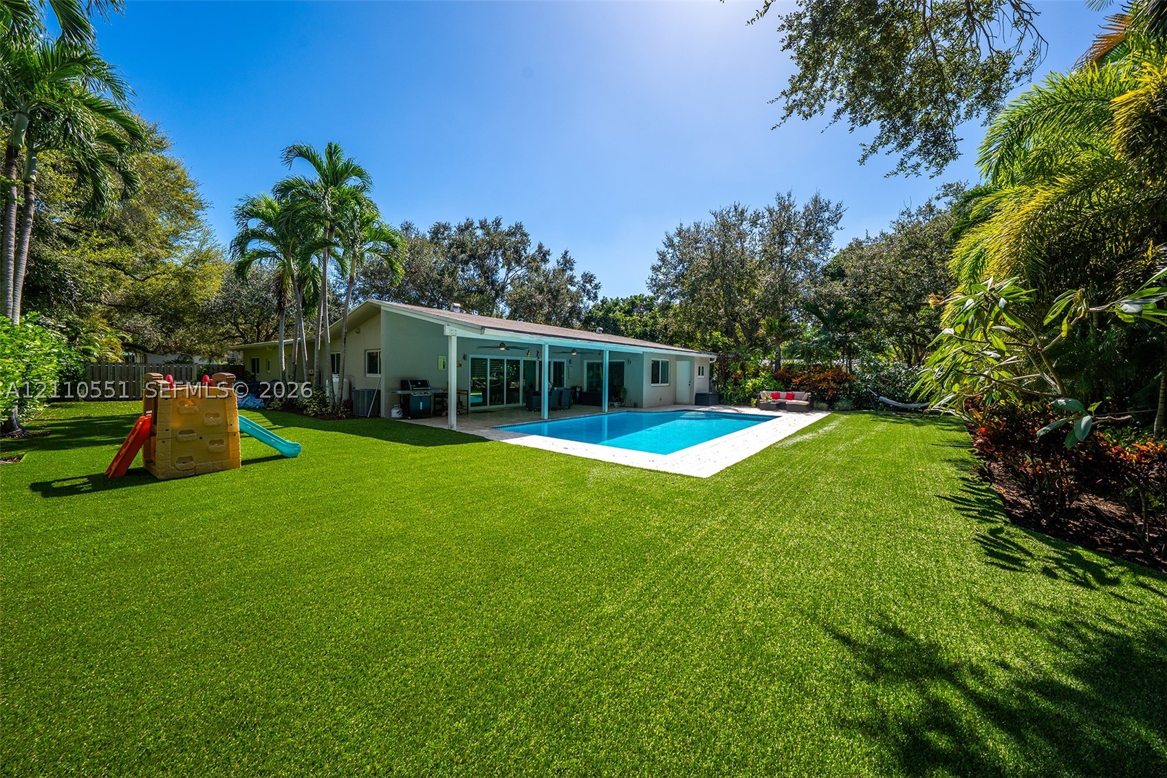 Pinecrest photo 2