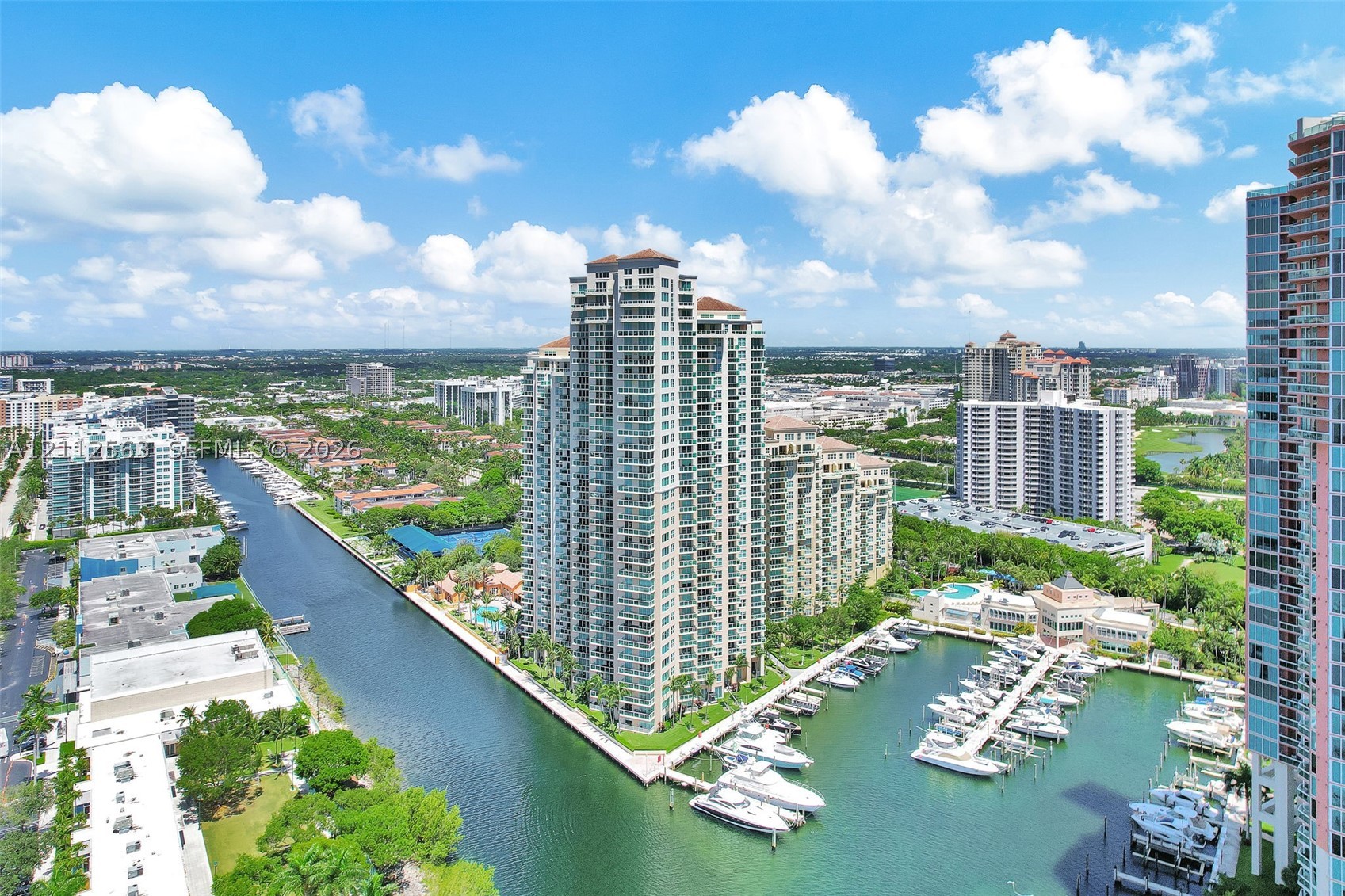 Aventura photo 3