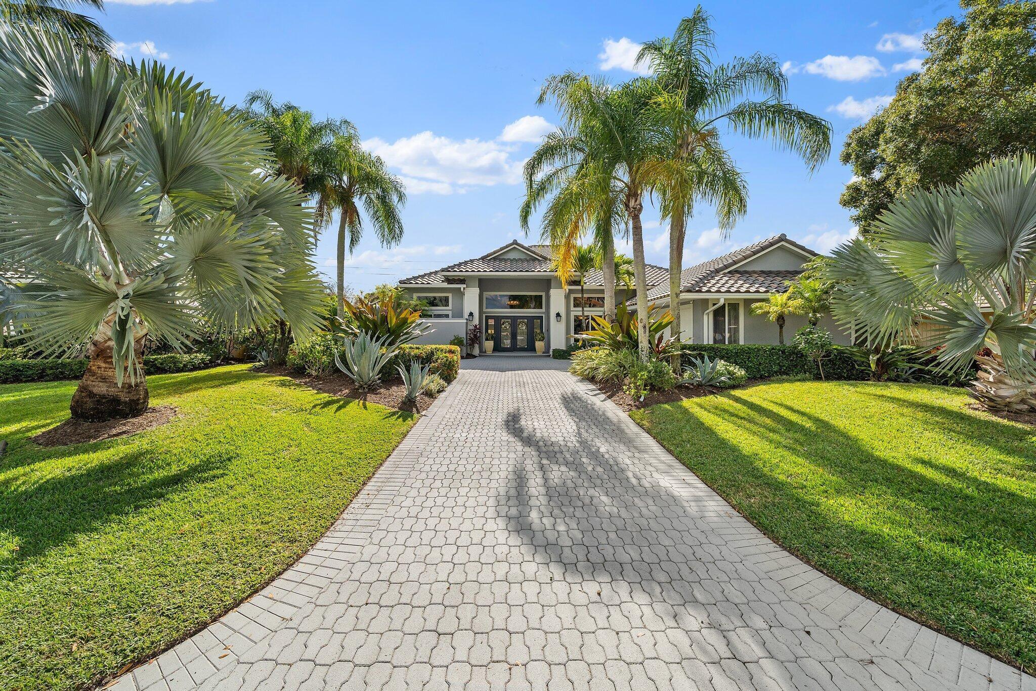 Palm Beach Gardens photo 1